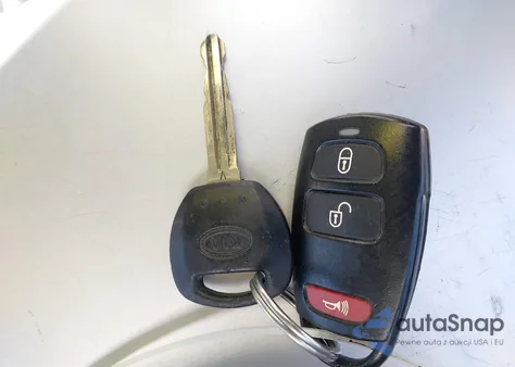 2014 Kia Sedona Lx z USA, uszkodzony, nr VIN KNDMG4C77E6538745